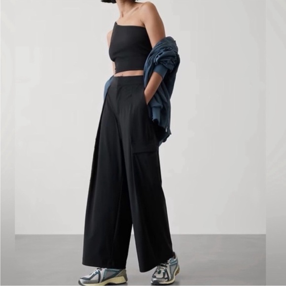 Athleta Pants - Athleta Pinnacle High Rise Wide Leg Black Cargo Trousers Pants Women's 8